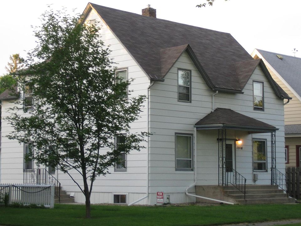 1516 2nd Ave N Apt 3, Grand Forks, ND 58203