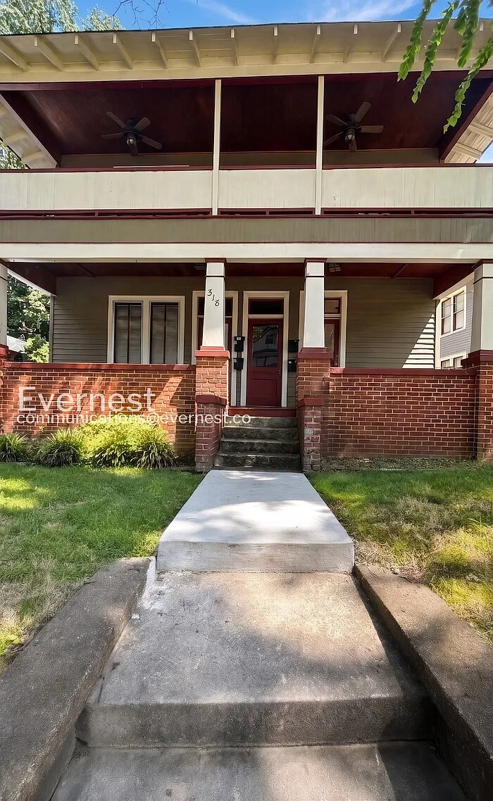 1 bed, 1.0 bath, 700 sqft, $1,045 — Photo 1