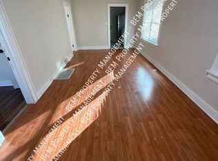 2305 E 41st St, Kansas City, MO 64130