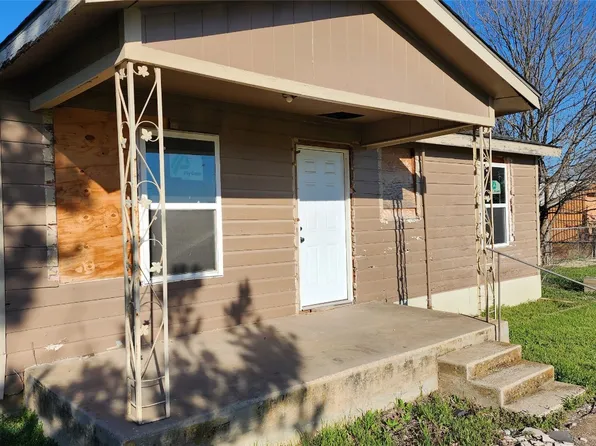 413 Travis St, Ranger, TX 76470