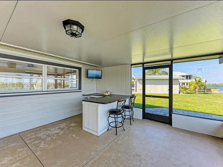 9675 SW Anchor Dr — Photo 40