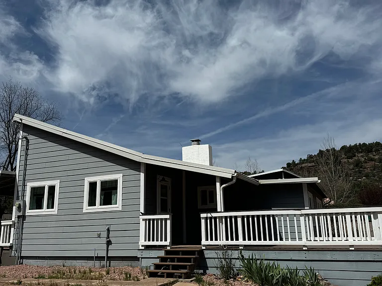 164 S Joan Dr — Photo 2