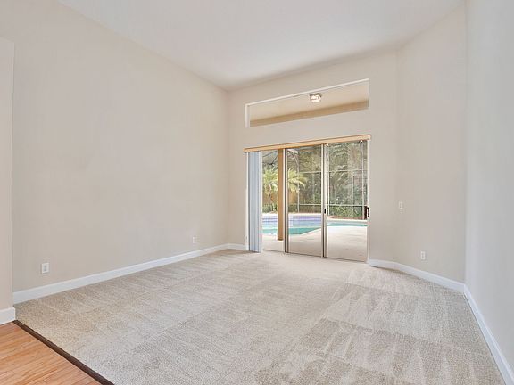 3rd image of 12164 Windermere Crossing Cir