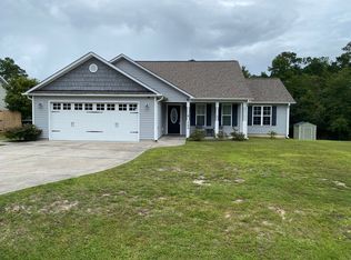 305 Crawford St, Holly Ridge, NC 28445