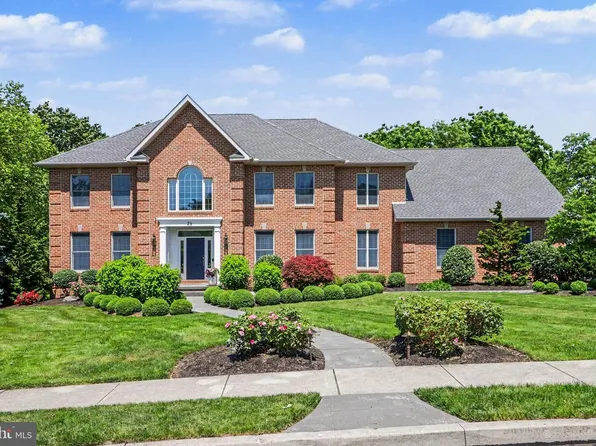 23 Emlyn Ln, Mechanicsburg, PA 17055
