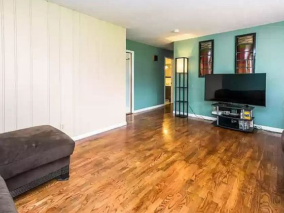 5th image of 1937 Salisbury Pl