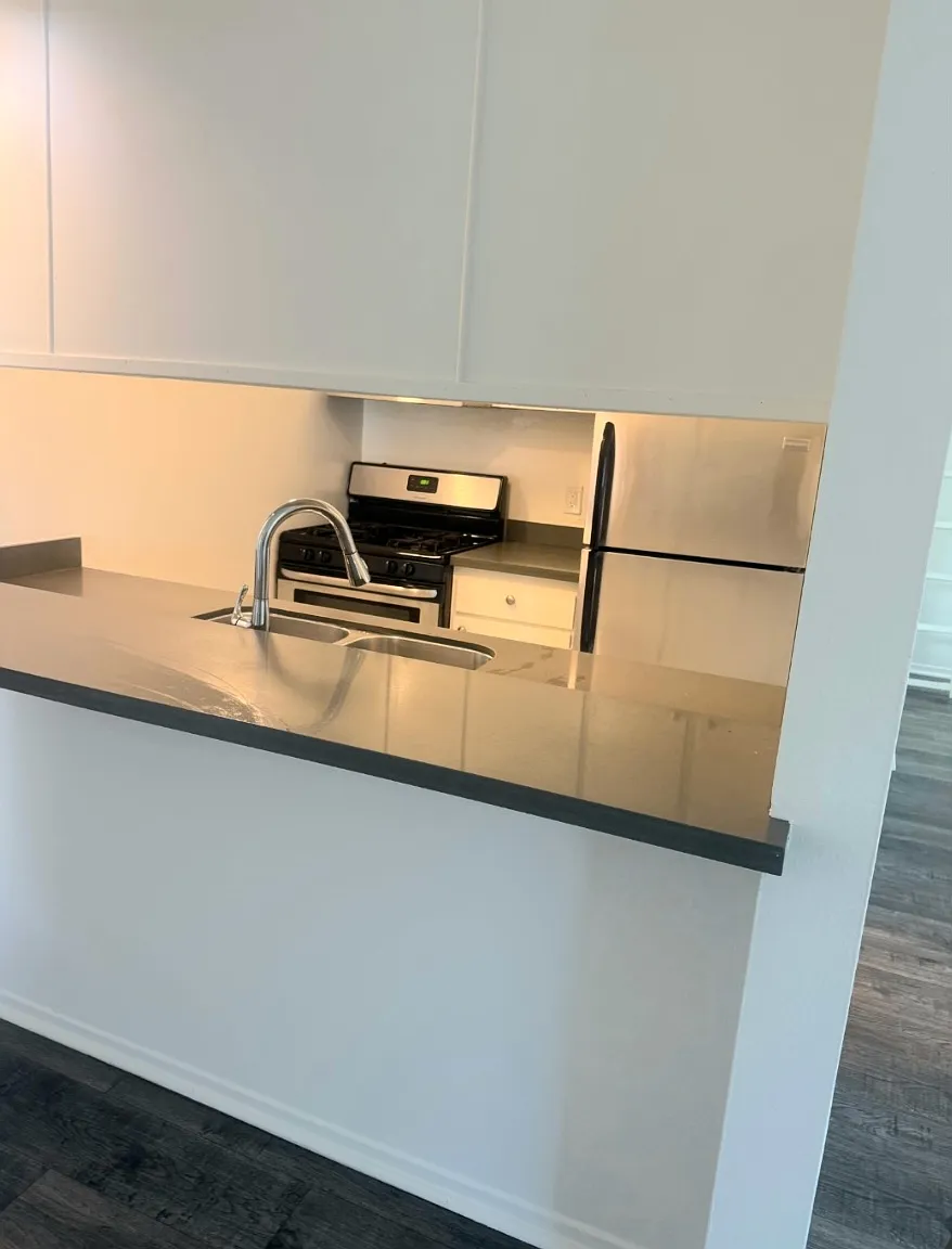 1 bed, $2,100 — Photo 3