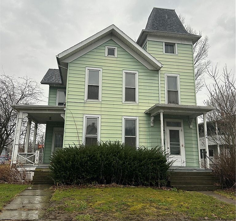 1st image of 124 E Hudson St