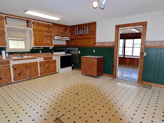 5th image of 3810 1st St