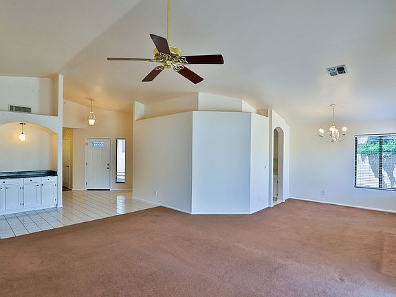 5th image of 234 E Vaughn Ave