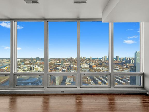 4th image of 500 W Superior St Unit 2002