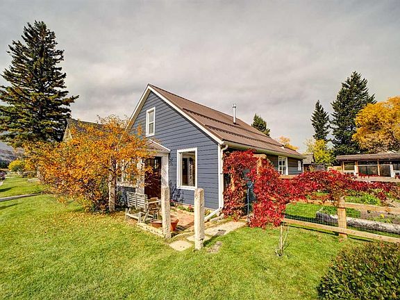 2nd image of 2526 SE 211th St