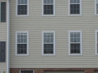 2858 Woodmont Dr, York, PA 17404