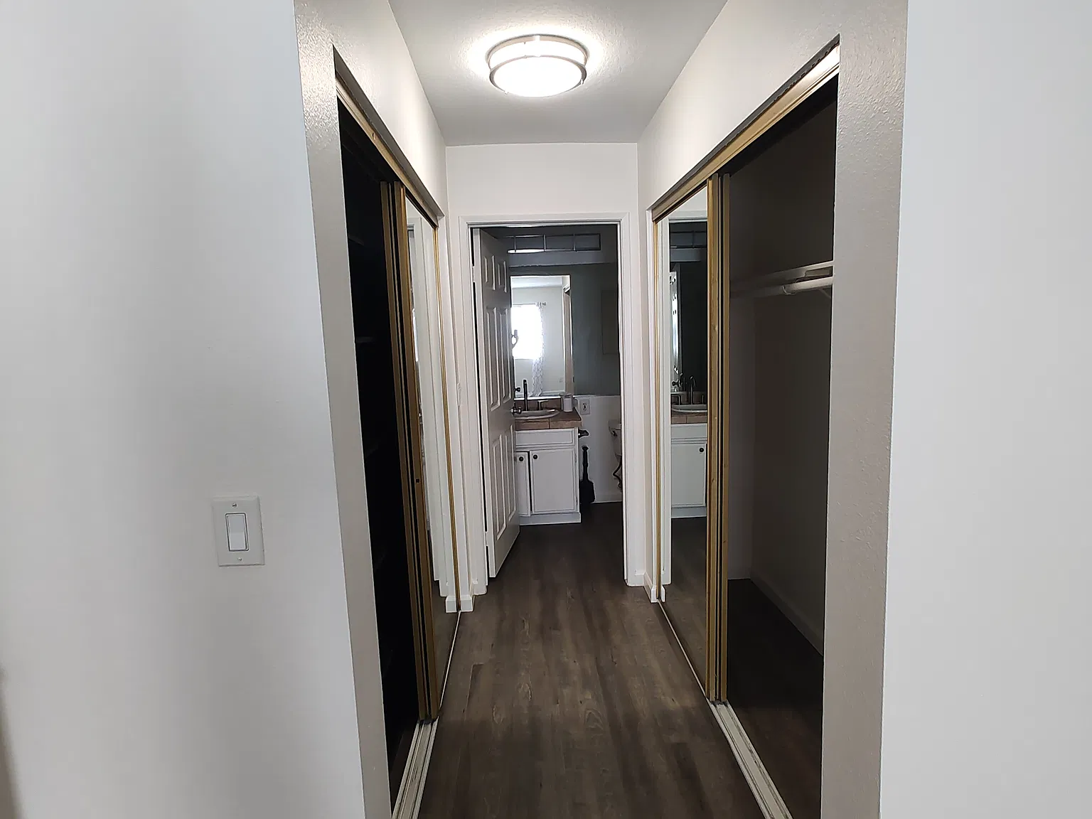 2 bed, 865 sqft, $2,440 — Photo 3