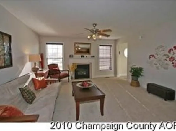 522 N James St, Tolono, IL 61880