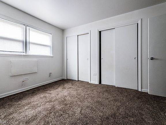 8851 S Cottage Grove Apartments Chicago Bedroom_02