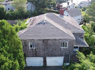 12 Johns Rd, Marblehead, MA 01945