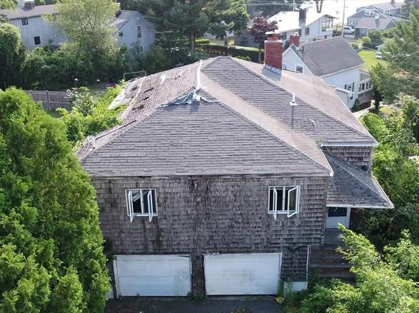 12 Johns Rd, Marblehead, MA 01945