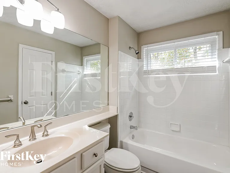 1817 Emerson Lake Cir — Photo 14