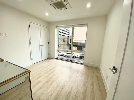 Rented by Nest Seekers International | media 17