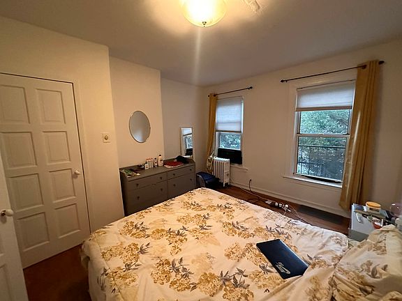 3rd image of 298 15th St APT 3R