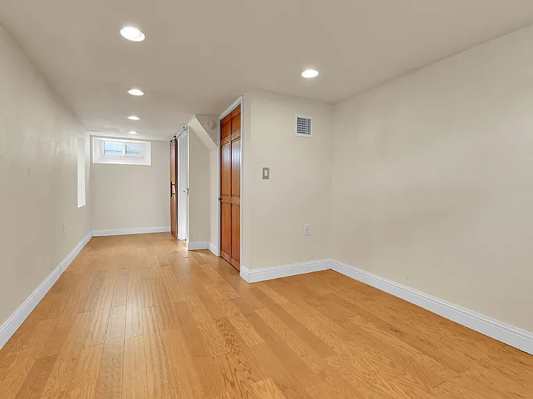 2245 S Franklin St — Photo 30