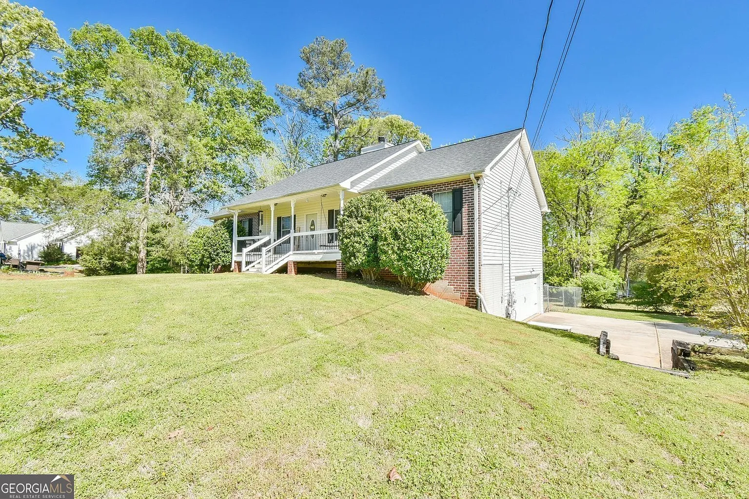 607 Laney Rd photo 1