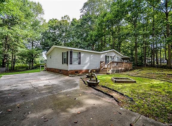 3rd image of 139 Red Oak Dr