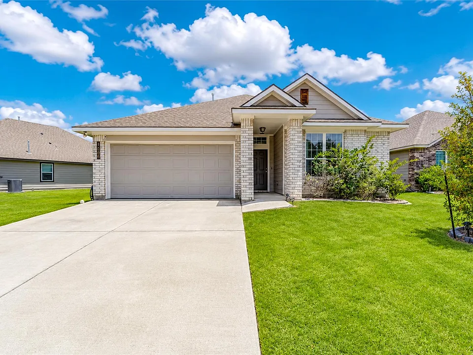 1006 Bending Trail Dr