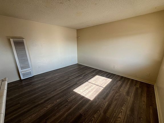 3rd image of 558 N Sunnyside St Unit 13