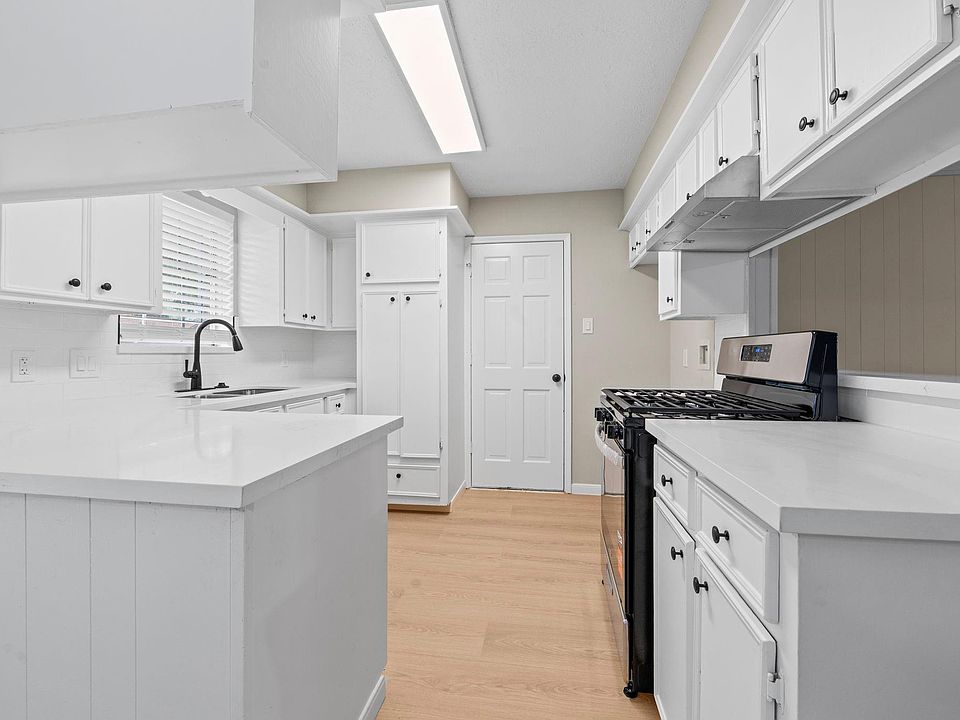 1st image of 1923 Winding Creek Dr
