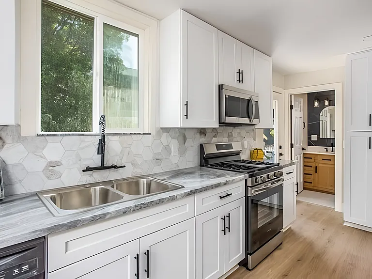 4224 Brockton Ave — Photo 3