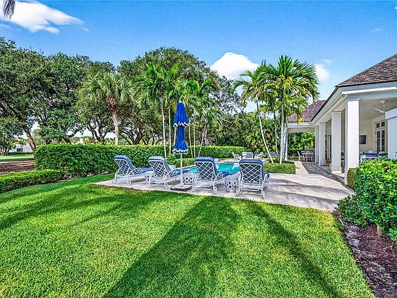 5th image of 551 Sea Oak Dr
