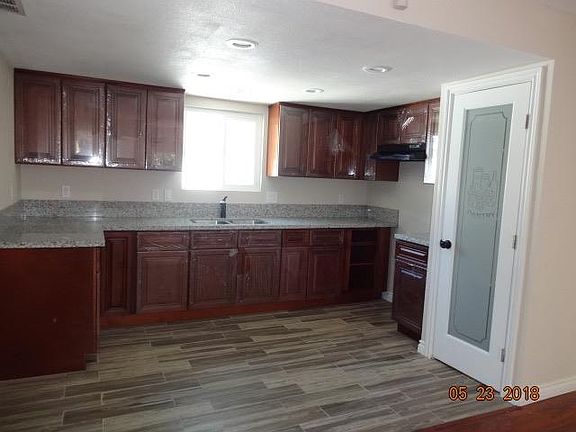 2nd image of 26618 Cumberland Ln