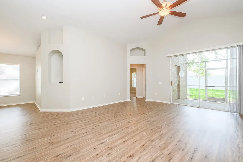 3 bed, 2.0 bath, 1640 sqft, $2,190 — Photo 3