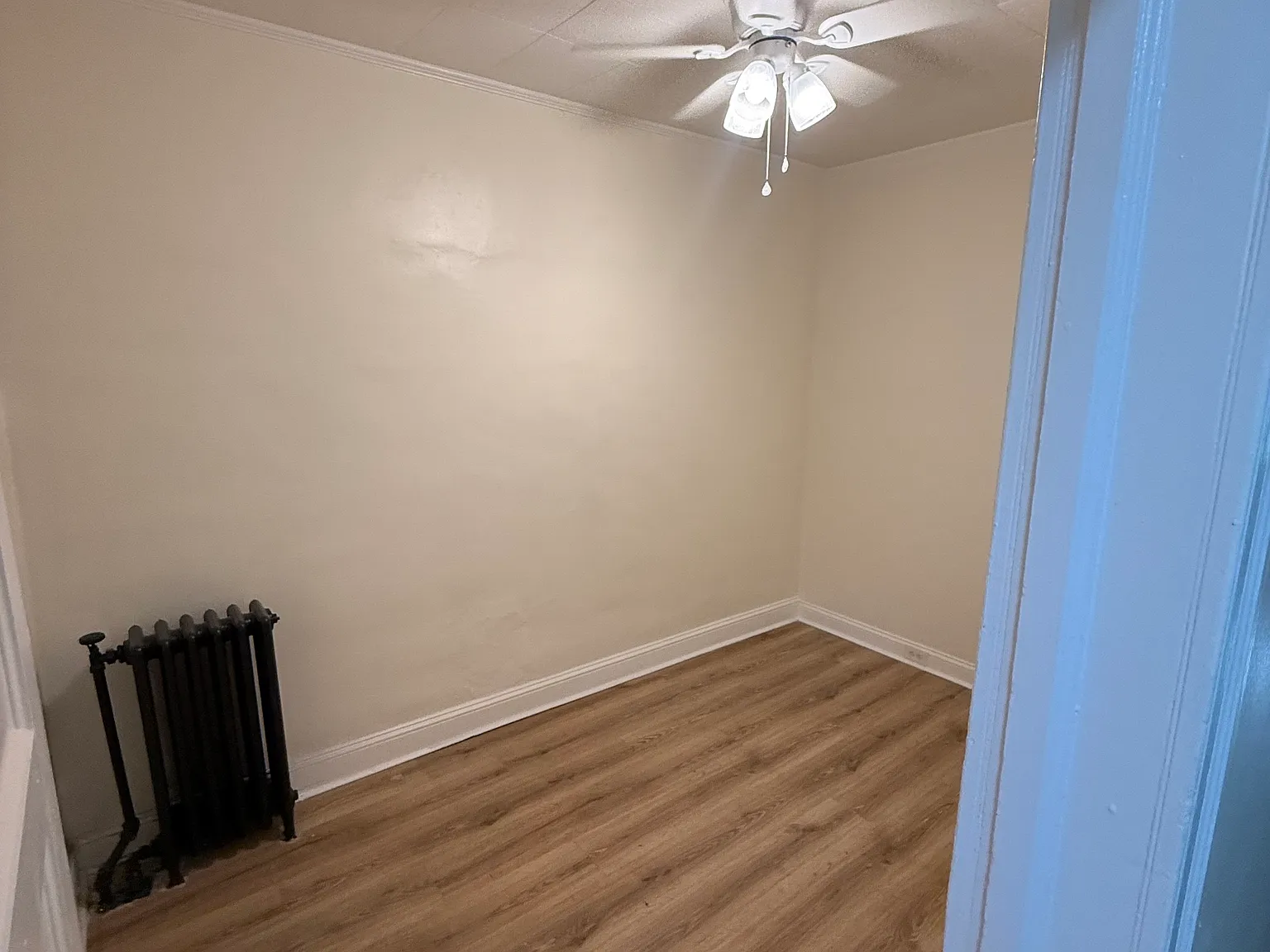 3 bed, 1.5 bath, 1092 sqft, $1,400 — Photo 3