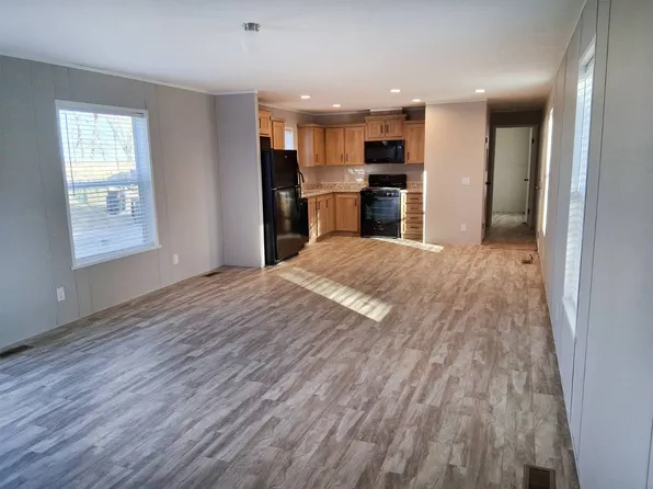 5776 Platte River Rd #56, Fremont, NE 68025