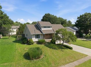 1128 NE Columbus St, Lees Summit, MO 64086