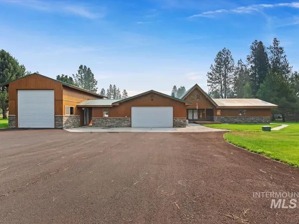 7 River Rd, Garden Valley, ID 83622