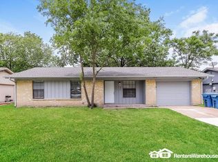 823 Johnnie Row, Seagoville, TX 75159