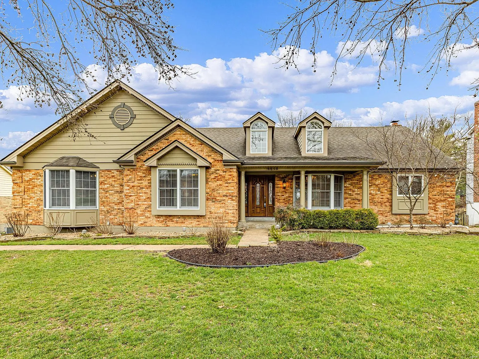 4645 Grandcastle Dr photo 1