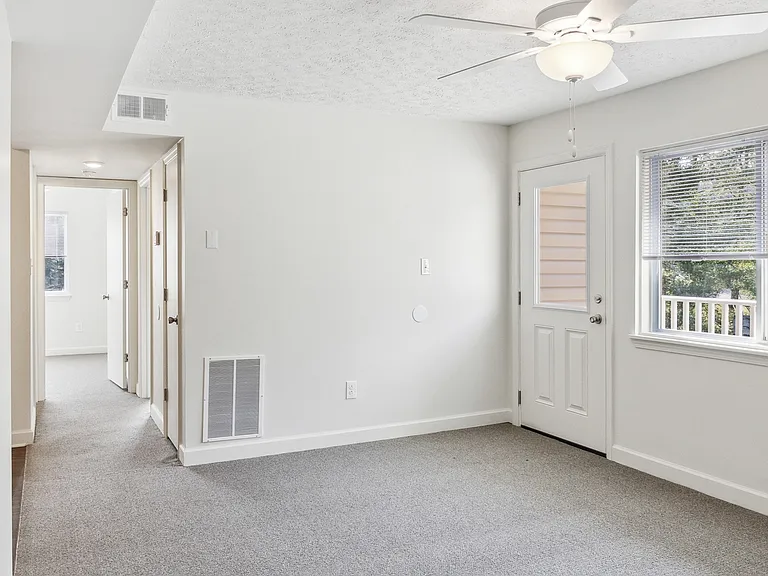 400 Tremont Park Cir — Photo 20