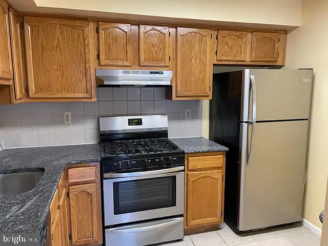 205 Salem Ct #6 — Photo 3