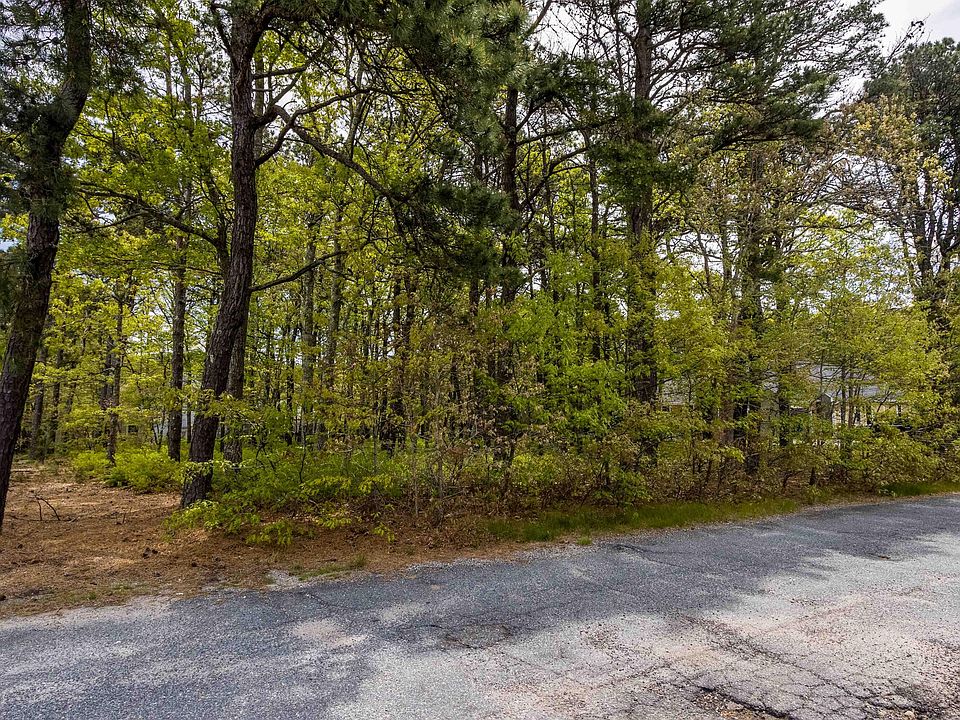 2nd image of 32 Captain Walsh Drive