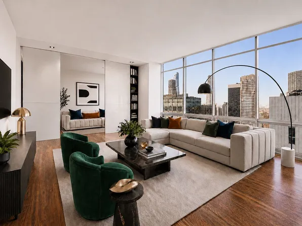 641 5th Ave #38B, New York, NY 10022