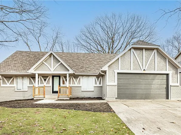 218 NW Hemlock St, Lees Summit, MO 64064