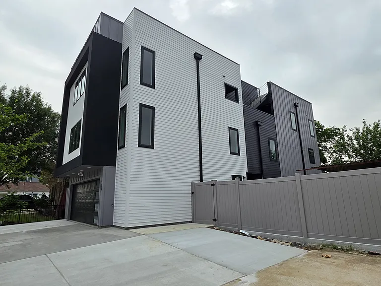 1958 Leath St — Photo 2