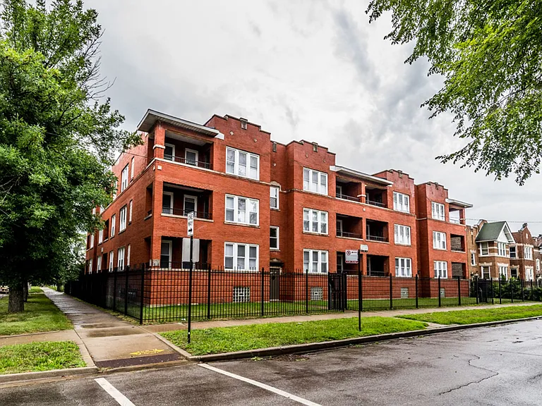 7406 s Perry Ave — Photo 8