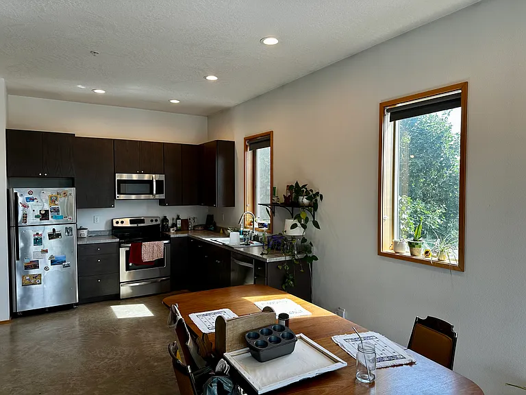 1828 W College Ave #4 — Photo 3