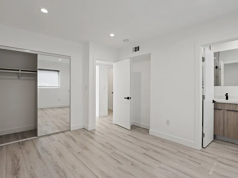2034 S Garth Ave — Photo 25